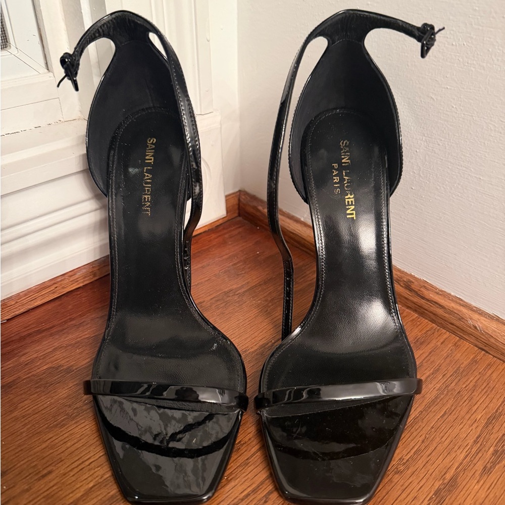 Authentic Saint Laurent Opyum YSL 110
Patent Leather Sandals 40 Black/Black
